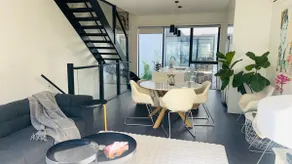 Spacious 3BR Townhouse near Beach & City | Parking - Image 2