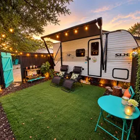 Cozy RV Stay|Hot Tub•Pool• FirePit •Private Patio - Image 2