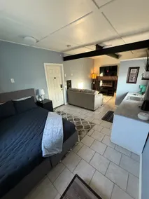 Guest Suite Oasis - Image 3
