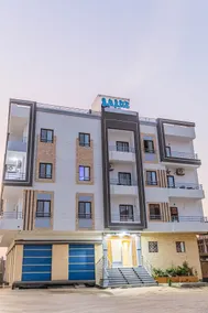 Boho 3 Bedroom flat+ Sun Terrace+Beach 3 Mins away - Image 2