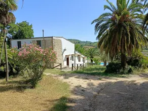 The old farmhouse - Image 3