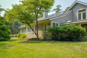 18 Mi to Boston - Stylish Unit in Upscale Enclave! - Image 3