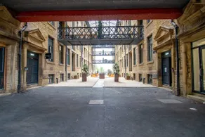 Stylish 2-Bed Apartment at Conditioning House - Image 4