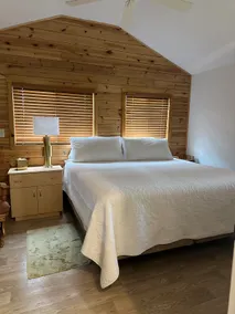 Beautiful Cozy Country Cabin - Image 2