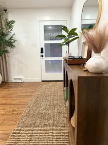Mid-century Modern escape! - Image 4