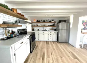 Ocean views, waterfront cottage on Rainbow Haven - Image 5