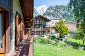 Private chalet in Courmayeur - Image 2