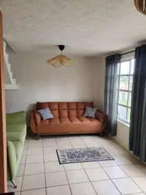 Cozy house with a pool - Image 5