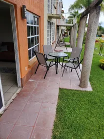 Cozy house with a pool - Image 4