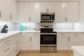 Your Stylish Eastvale Retreat for Family &Chill - Image 4