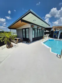 Poolhouse 31 - Image 3