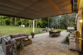 Zook Manor With farmland views & chicken coop - Image 3