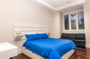 Luxury 3BR Willowdale Retreat with Backyard - Image 5