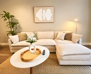Prime Santa Monica 1 bed & bath - Image 2