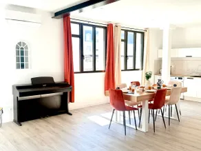 Loft • Air conditioning • Downtown • 8 people • Piano - Image 2