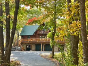 Egg Harbor Cozy and Spacious Log Cabin/Outside Bar - Image 5