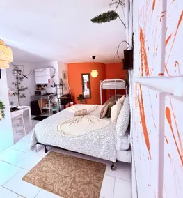 Terra Suite Sleeps 4-6• Family Stay •8 Min Airport - Image 2