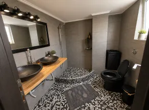 New Apartment with Square View - Image 5
