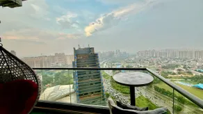 The Mosaic House | 20th Floor Studio Apartment - Image 4