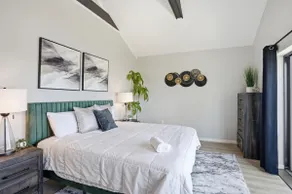 Waterfront Cottage with Beach-walk to everything! - Image 4