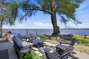 Waterfront Cottage with Beach-walk to everything! - Image 2