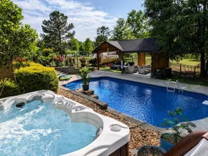 Family Lake Escape: Pool, Hot Tub, Game Room, Pier - Image 3