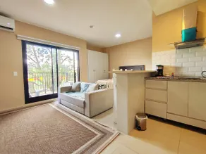 Modern apartment with pool near airport - Image 3