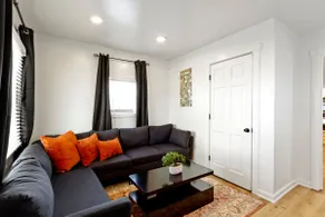 Chic, Comfy and Private Stay - Image 4