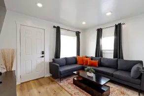 Chic, Comfy and Private Stay - Image 5