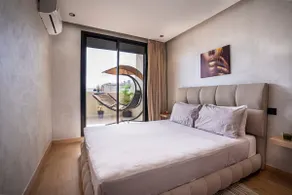New 8th floor Terrace 5 min from train stations - Image 3
