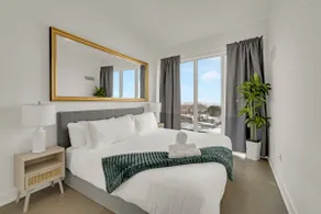 Luxury 3BR w/ CN Tower Views + Parking + Pool - Image 4