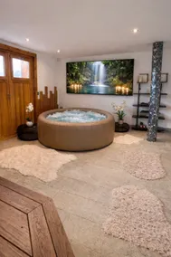 Chalet • Sauna & Steam Room & Jacuzzi & Nordic Bath • Megève - Image 3