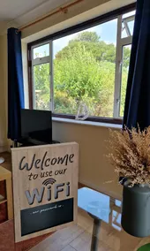 1-Bedroom Apartment in Brighton-Saltdean - Image 4