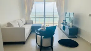 Luxury Beachfront Single Bedroom Apartment - Image 2