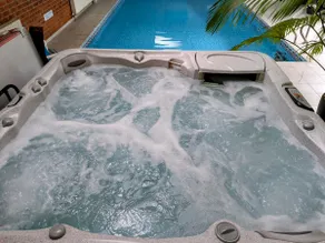 Aberfall Luxury Retreat Indoor Heated Pool Hot Tub Saunas Gym Cinema Grounds - Image 3