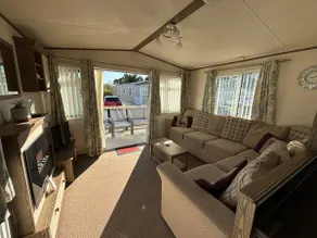 The Meadows 34 - Golden Palm Resort, pet friendly, WiFi & bed linen - Meadow Lakes Caravan & Lodge Hire - Image 5
