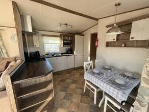 The Meadows 34 - Golden Palm Resort, pet friendly, WiFi & bed linen - Meadow Lakes Caravan & Lodge Hire - Image 3