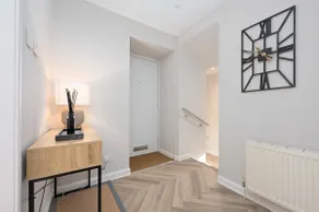Boutique Home with Private Courtyard - Image 4