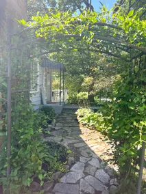 Quiet, Convenient Uptown Cottage - Image 3