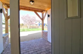 Beautiful new detached home - Image 2