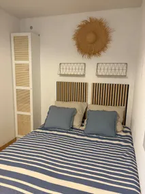 Beautiful sea view, direct beach access, parking - Image 4