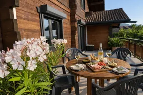 Cosy Chalet for 8 • Lake View • - Image 2