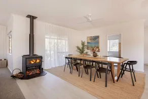 New - Basically beachfront: Eagle Bay Summerhaus - Image 4
