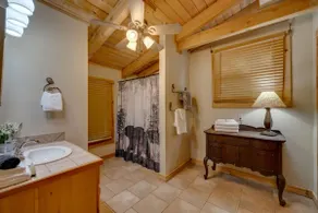 The Lodge at Hamilton - Image 4