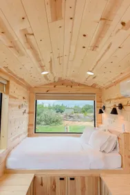 Cozy Cabin Retreat | Queen Bed | Nature Escape - Image 2