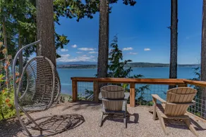 Private Beach in Little Norway, Hot Tub, 4000sqft! - Image 5