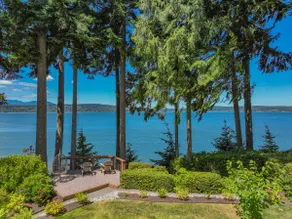 Private Beach in Little Norway, Hot Tub, 4000sqft! - Image 4