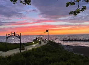 First Floor Apt Near Arts District and Beach - Image 2