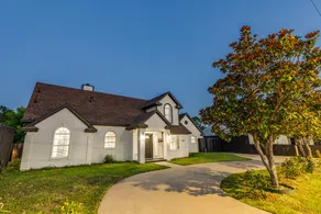 Luxury Lovefield Dallas Retreat Near Uptown Dallas - Image 4