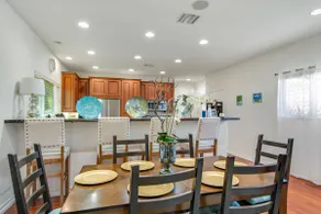 1-Bedroom Cozy Remodeled Villa | Close To Shops - Image 3